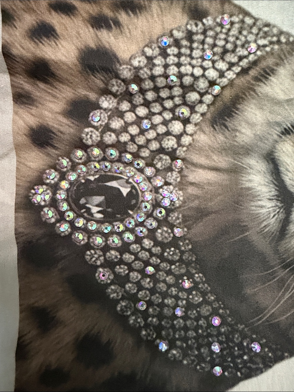 Beige Crew Neck T‑Shirt with rhinestone embellishments. - Picture 4 of 4